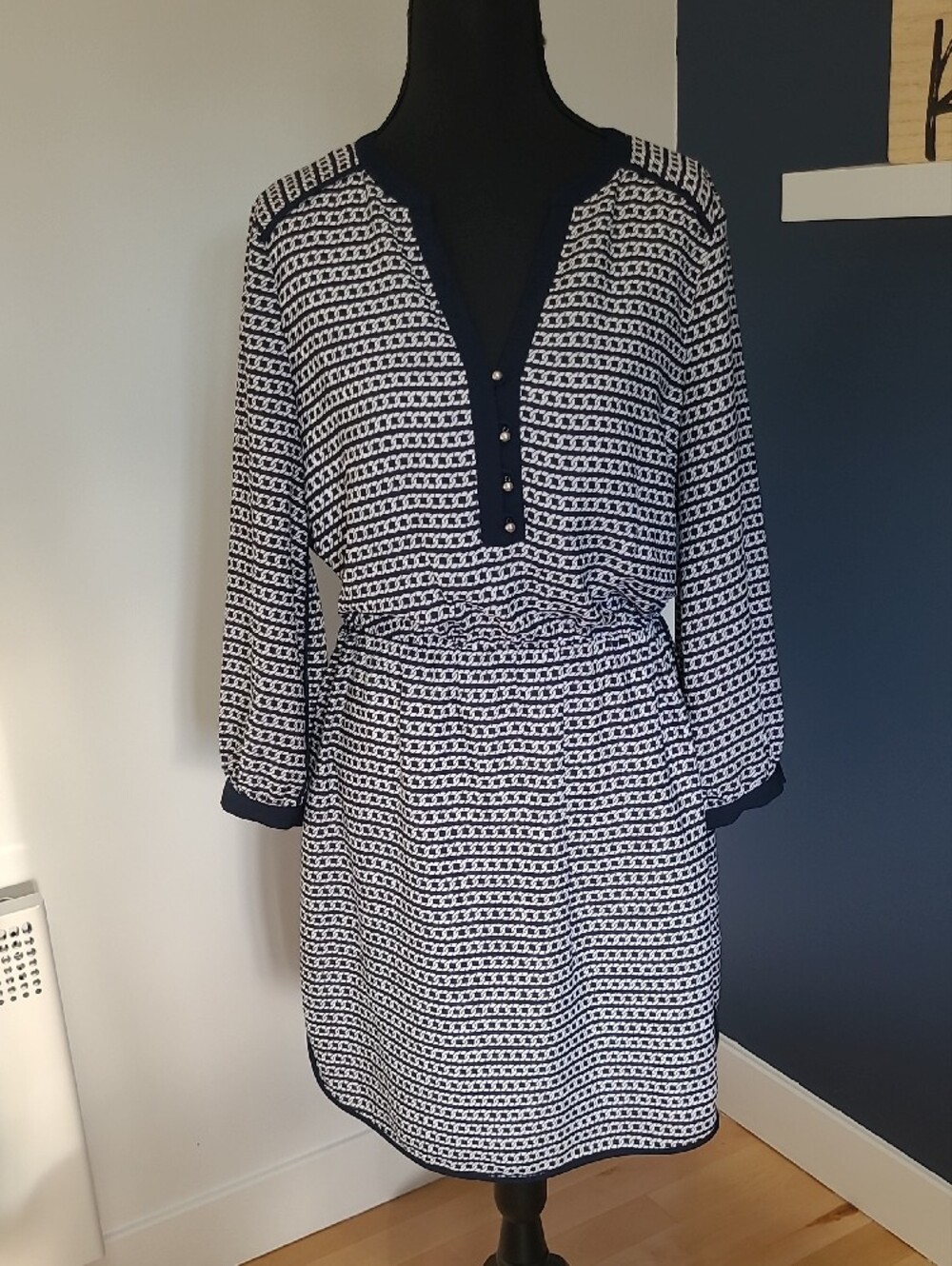 Banana Republic Navy & White Chain-Link Midi Dress with Button Placket Size 6